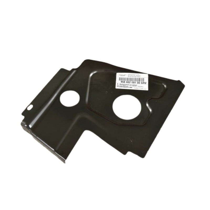 Left Panel Bottom Plate – Prime Coated – Cayenne | 2019-2024