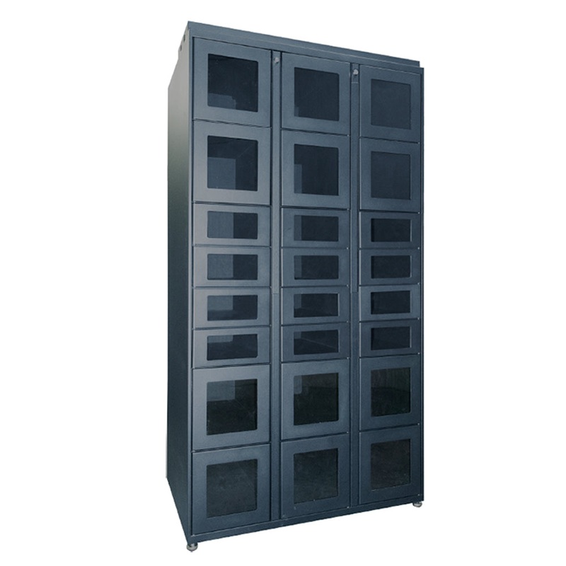 24 Door Locker